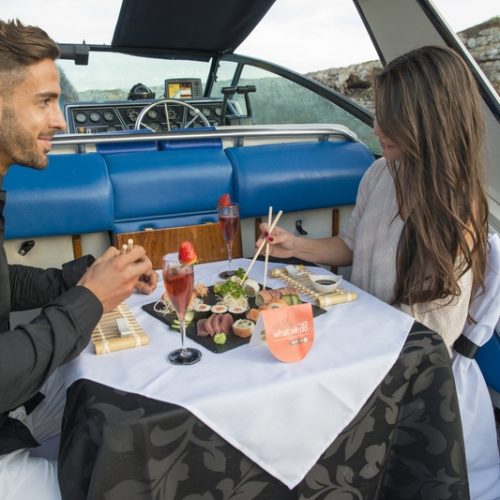 Romantisches Abendessen an Bord auf mallorca